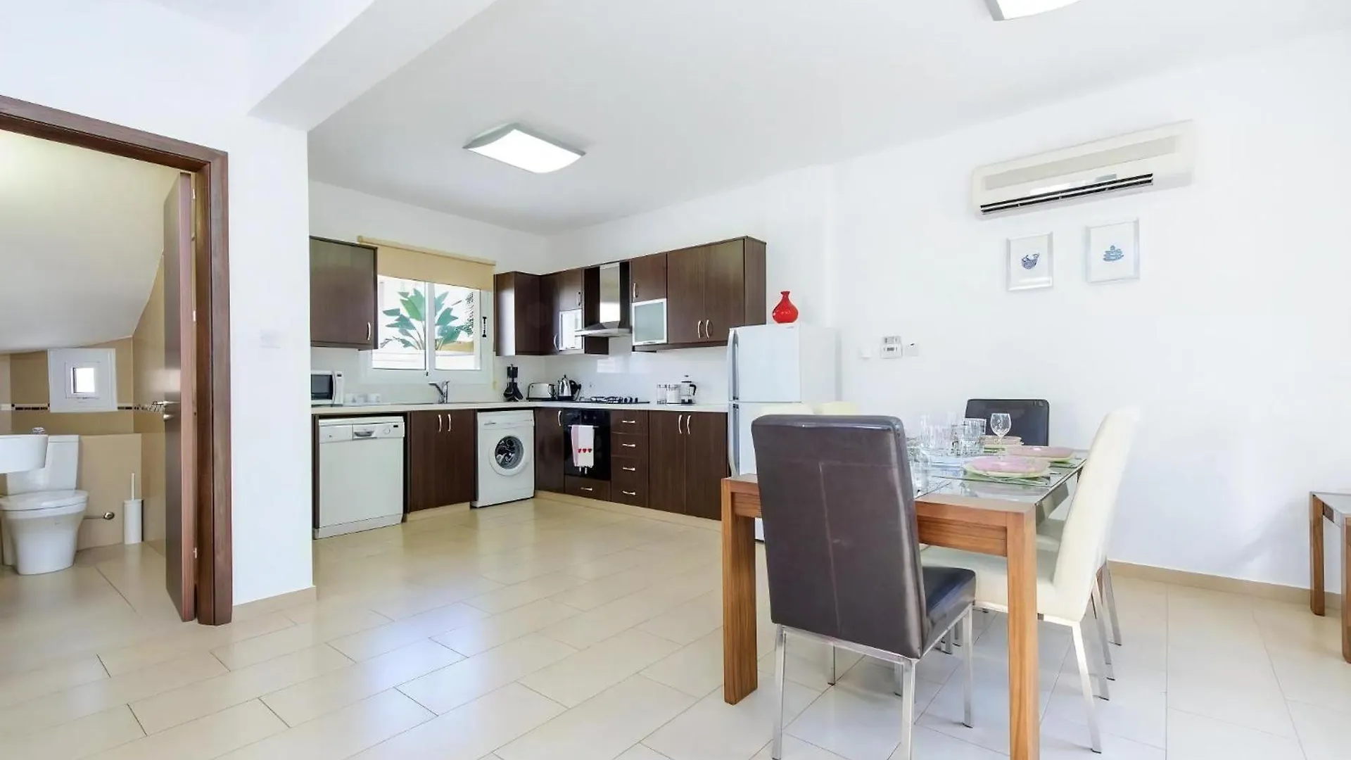 Villa Leoforos Dyo, Modern 3Bdr Protaras Villa With Pool, In The Centre Of Protaras